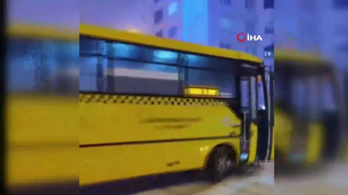 Gaziantep’te şok görüntüler… Drift atan otobüs kamerada | Video videosunu izle Gaziantep’te şok görüntüler… Drift atan otobüs kamerada | Video videosunu izle