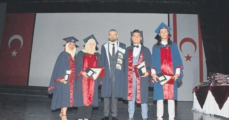 Fen-Edebiyat Fakültesi’nde mezuniyet heyecanı yaşandı