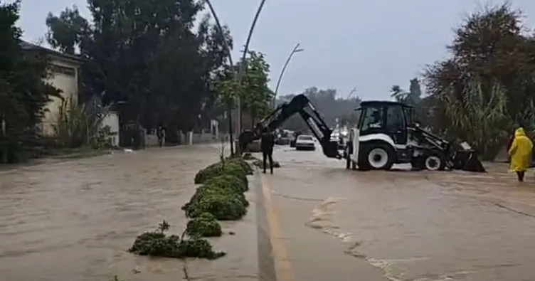 Datça’da yollar göle döndü