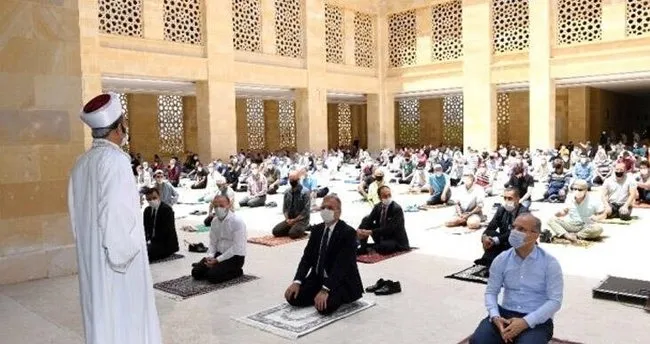 cuma namazi nasil kilinir ve kac rekat diyanet ile cuma namazi kilinisi ve okunacak dualar sureler son dakika haberler