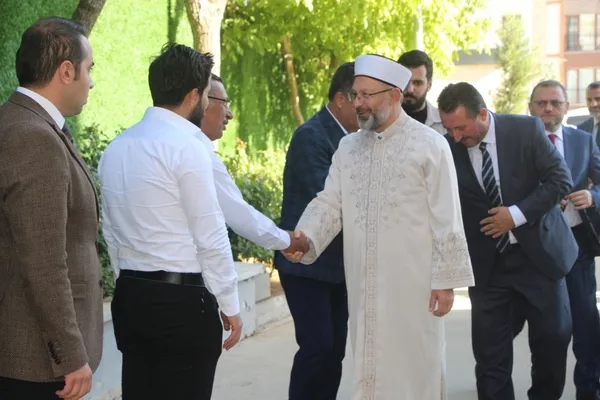 diyanet-isleri-baskani-profdr-ali-erbas-sirnakta-1659030913756.jpg