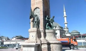 Taksim Anıtı’nın çalınan sancak direğinin yenisi yerine monte edildi