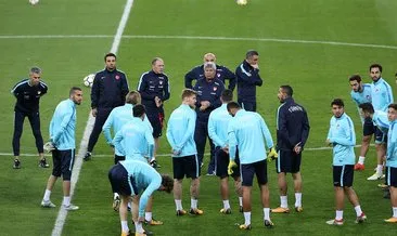 Türkiye - İzlanda maçına saatler kala Lucescu’dan flaş karar!
