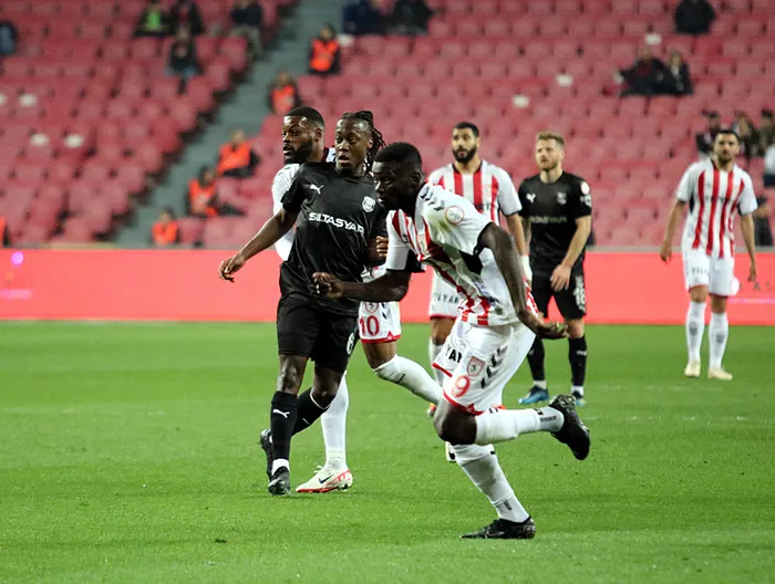 samsunspor-ile-pendikspordan-sessiz-90-dakika-karadenizde-puanla-paylasildi-1712260977933.jpeg