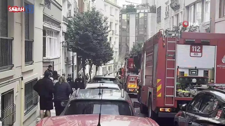 Şişli’de 4 katlı bir binada yangın paniği! Yaşlı kadın dumandan etkilendi | Video