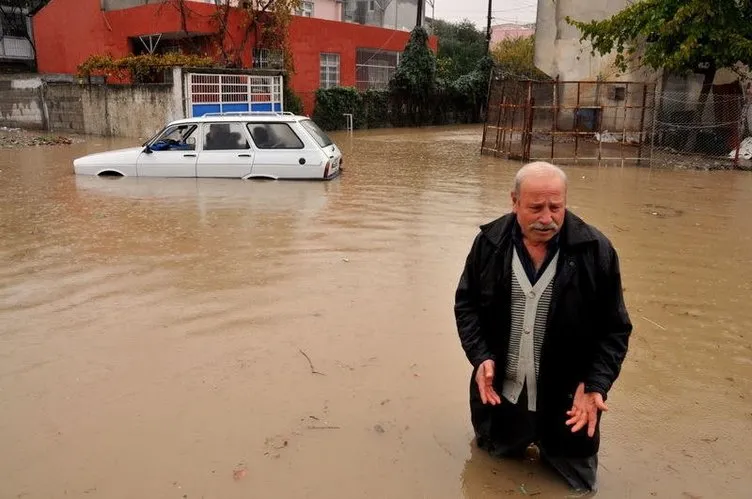 Adana’da sokaklar göle döndü