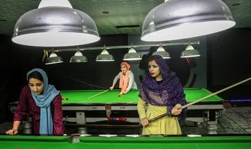 İran’dan kadın bilardo takımına kıyafet cezası