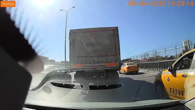 İstanbul’da taksici yolcuyu düşürdü: İşte o anlar!