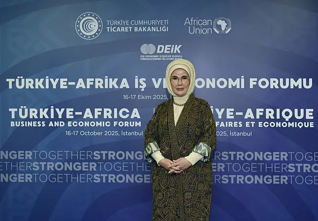 emine-erdogan-turkiye-afrika-is-ve-ekonomi-forumunda-konustu-turkiyede-kadinlarin-yuzde-60i-girisimci-olmak-is-1760636793910.jpeg