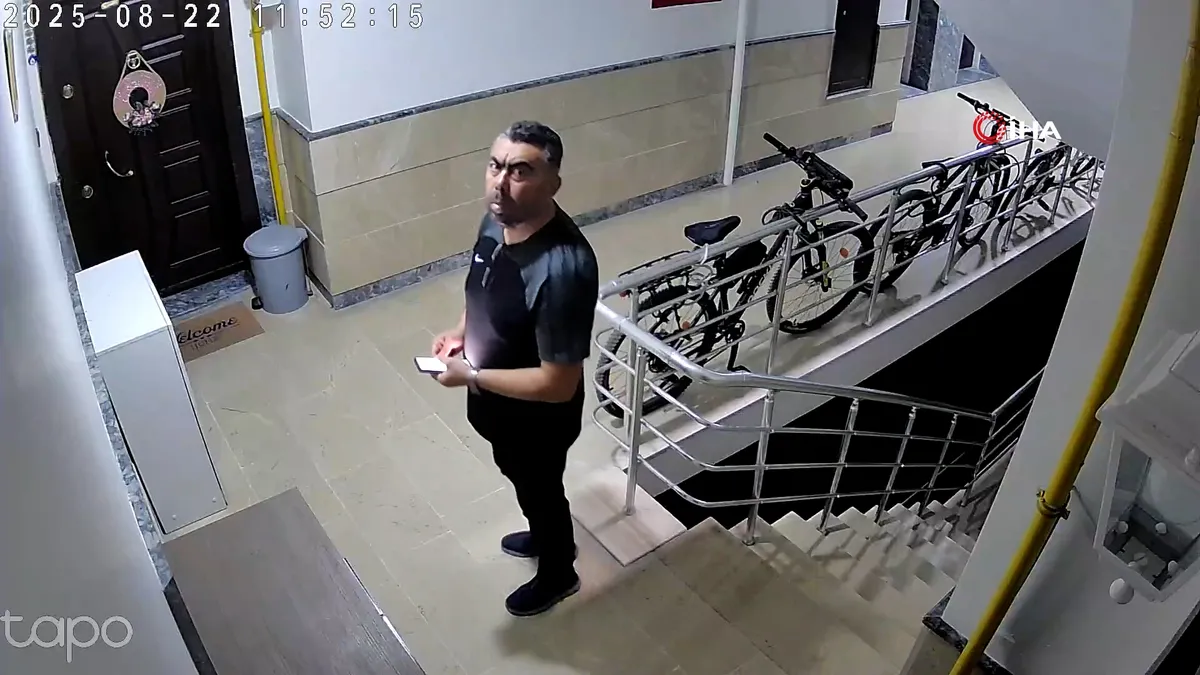 Eşini öldürmeye gidip başka bir kadını katletmişti! Tehdit ve darptan aylarca ceza almış videosunu izle Eşini öldürmeye gidip başka bir kadını katletmişti! Tehdit ve darptan aylarca ceza almış videosunu izle