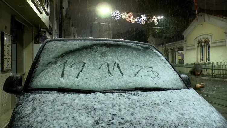 Son dakika: İstanbul’a mevsimin ilk karı düştü: Birçok ilçe beyaza büründü! Yeni hava durumu uyarısı: ’Sarı ve turuncu’ alarm
