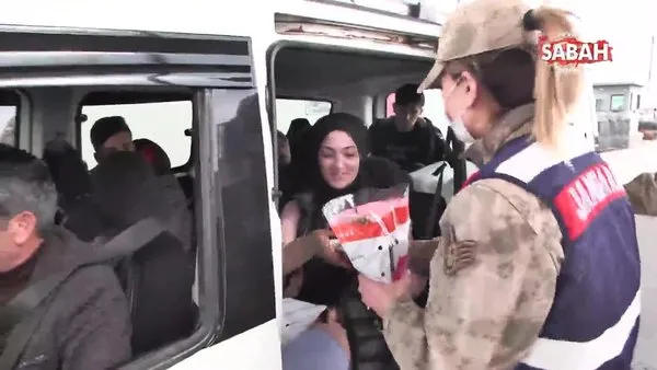 Görev başında olan kadın jandarmalardan, kadınlara sürpriz | Video