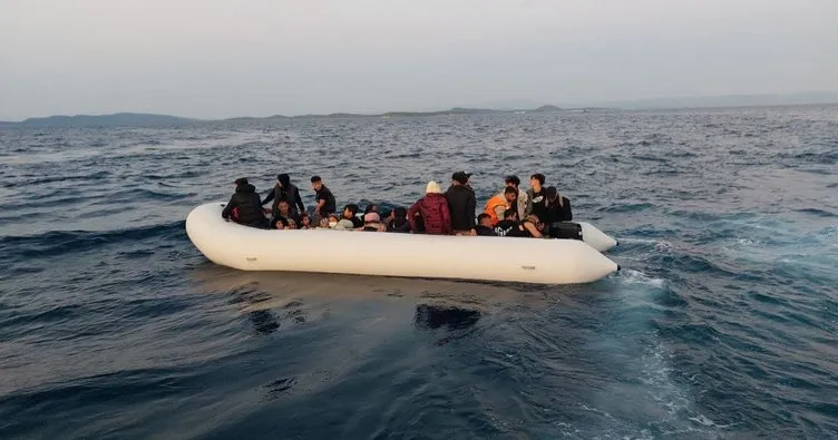 Ayvalık’ta beraberinde 63 çocuğun bulunduğu 68 düzensiz göçmen yakalandı