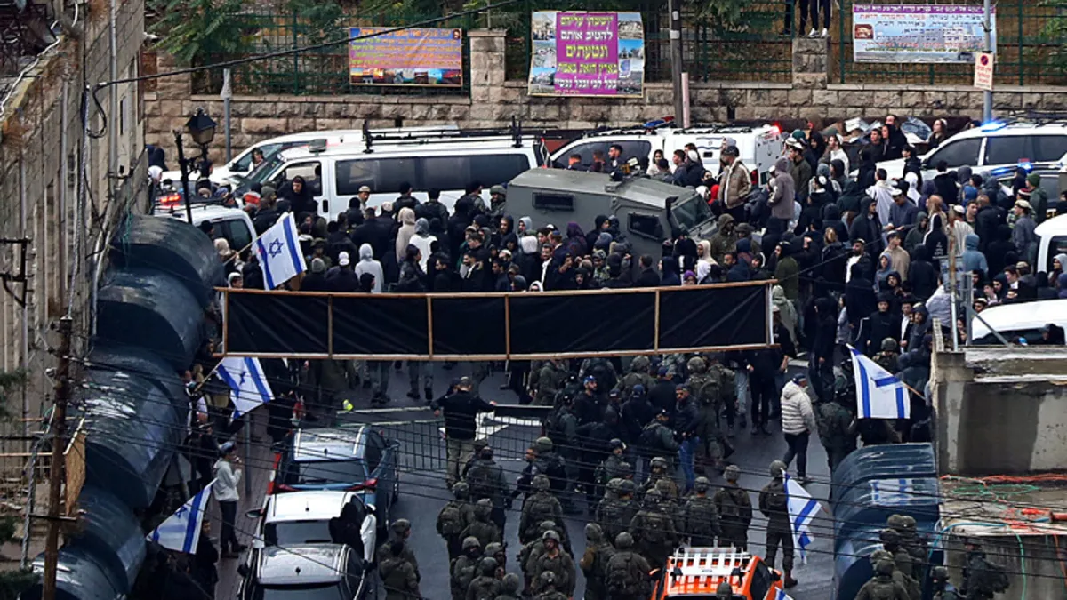 İsrail’den alçak hamle: Yahudi bayramı bahanesiyle İbrahim Camisi’ni Müslümanlara kapattılar! İsrail’den alçak hamle: Yahudi bayramı bahanesiyle İbrahim Camisi’ni Müslümanlara kapattılar!