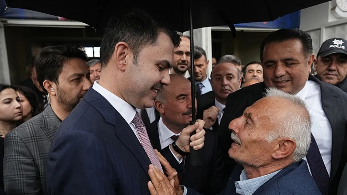 Şehit babasından Bakan Kurum’a ev teşekkürü Şehit babasından Bakan Kurum’a ev teşekkürü