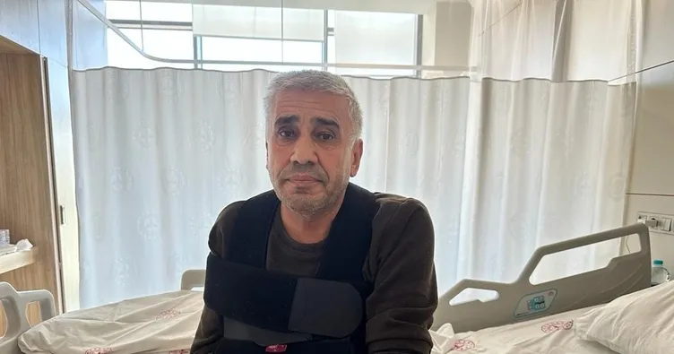 Enkazdan kurtuldu öğrencilerine koştu