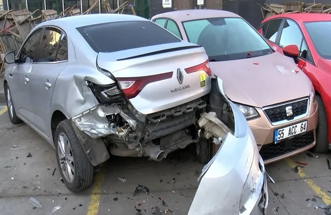 son-dakika-bahcelievlerde-feci-kaza-9-araca-carpan-cip-5-metreden-bosluga-dustu-surucu-yaralandi-1763020180838.jpg son dakika bahcelievlerde feci kaza 9 araca carpan cip 5 metreden bosluga dustu surucu yaralandi 1763020180838