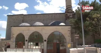 558 yıllık camide bir yılın ardından ilk Cuma kılındı | Video