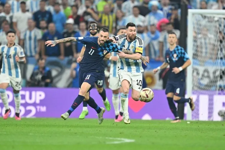 Son dakika haberi: Lionel Messi Arjantin’i tek başına finale çıkardı! Hırvatistan maçında 3 farklı rekoru yerle bir etti...