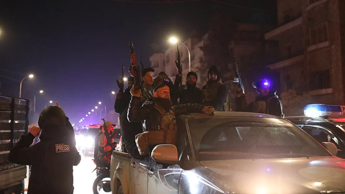 Suriye’de geçiçi ateşkes ilan edildi! Teröristlere Halep’ten çıkmaları için süre verildi Suriye’de geçiçi ateşkes ilan edildi! Teröristlere Halep’ten çıkmaları için süre verildi