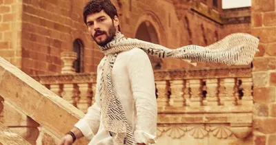 Hercai’nin Miran’ı Akın Akınözü’nün annesini yakından tanıyorsunuz! Akın Akınözü’nün annesi Özlem Akınözü de ünlü bir oyuncu!