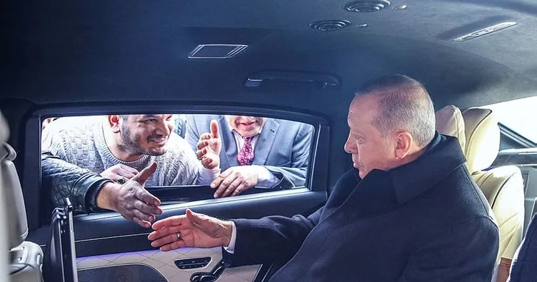 Cumhurbaşkanı Erdoğan, minibüsçülerle sohbet etti