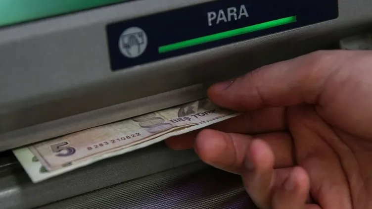 Emekli bayram ikramiyesine zam! Ödeme takvimi belli oldu! İşte 4A,4B,4C tahsis numarasına göre hesaplara yatacak tarih