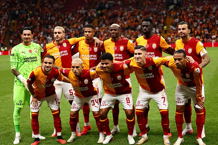 canli-super-ligde-galatasaray-corum-fk-maci-ilk-yari-oynaniyor-1786734088623.jpeg