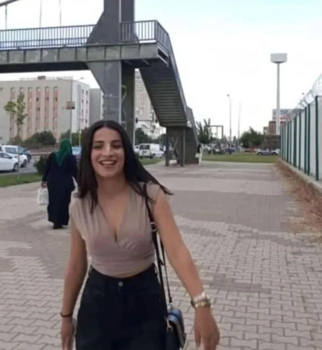 Damla Sakallı burun ameliyatı için gittiği hastanede hayatını kaybetmişti… Talihsiz kızın yengesinden çarpıcı konuşmalar: Kızı götürüp kefenlemişler…