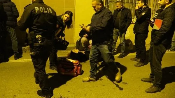 Sokakta tartıştığı solist arkadaşını tabancayla başından vurdu