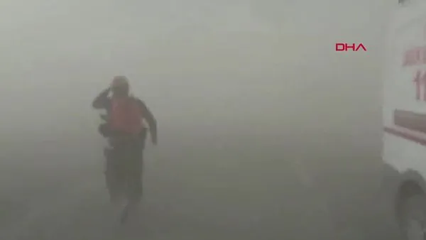 Kum fırtınasında Bor-Zengen ile Çukurkuyu karayolu trafiğe kapatıldı