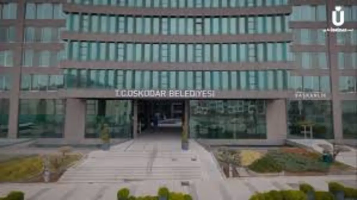 Borç altındaki Üsküdar Belediyesi taşınmazlarını satışa çıkardı Borç altındaki Üsküdar Belediyesi taşınmazlarını satışa çıkardı