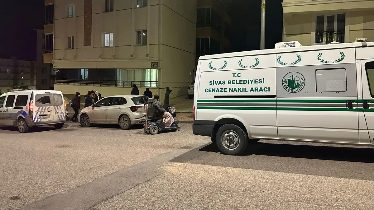 Sivas'ta dehşete düşüren olay! Annesini boğarak, kardeşini tabanca ile öldürdü