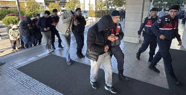 trabzon-merkezli-bahis-operasyonunda-18-tutuklama-1792829846815.jpg
