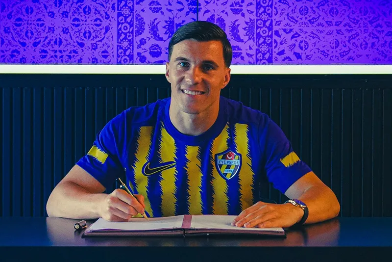 Süper Lig'de transfer rüzgarı! İşte resmen açıklanan tüm imzalar (2026-2027)