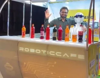 Sosyal medyada milyonlar izlendi! Bu restoranda servisi "Robot Aisha" yapıyor: "Gelen gitmek istemiyor..."