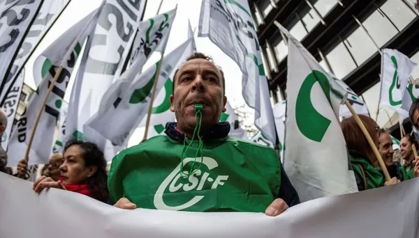ispanyada-enerji-krizi-binlerce-kisiyi-sokaga-doktu-yoksullasiyoruz-1664025502147.jpg İspanya’da enerji krizi binlerce kişiyi sokağa döktü: Yoksullaşıyoruz!
