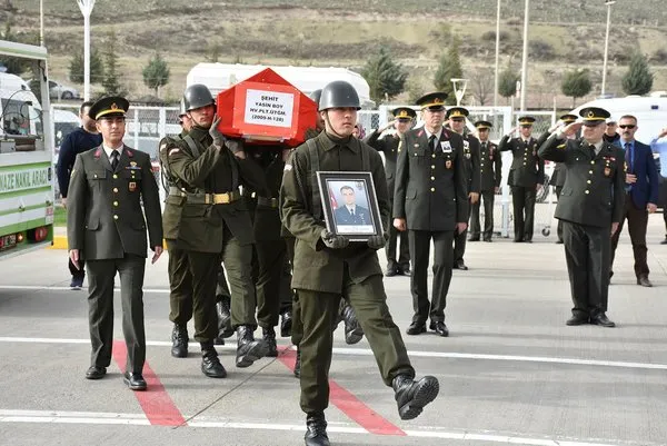 Şehit Pilot Üsteğmen Yasin Boy son yolculuğuna uğurlandı