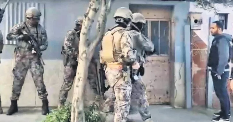 Devlet, FETÖ’nün ensesinde: 247 gözaltı