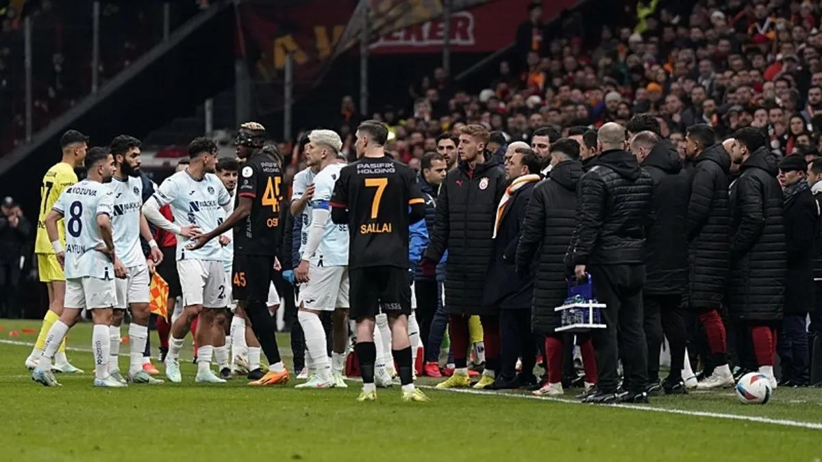 Galatasaray ...                    </div>
                    <div class=