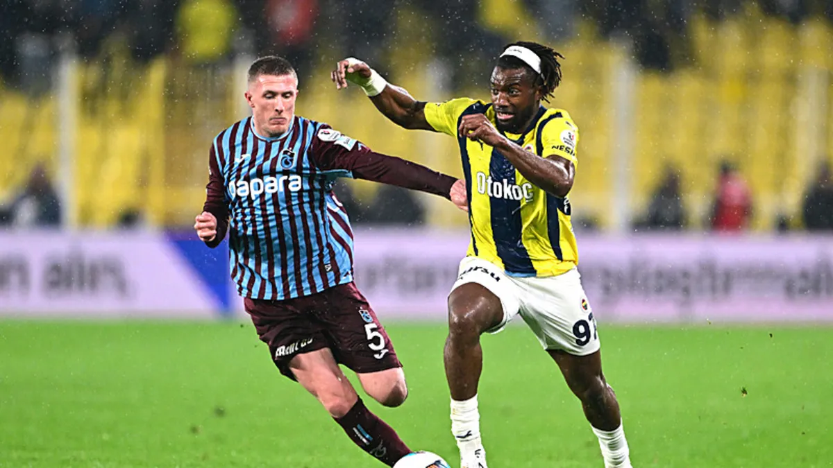 Son dakika: Fenerbahçe Trabzonspor'u 4 golle geçti! Zirvede puan farkı 3'e indi… Son dakika: Fenerbahçe Trabzonspor'u 4 golle geçti! Zirvede puan farkı 3'e indi…