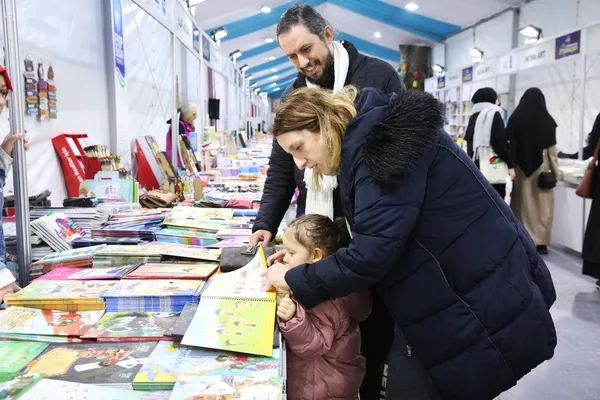 her-yastan-kitapsever-kitap-fuarinda-bulusuyor-1710969863684.jpg
