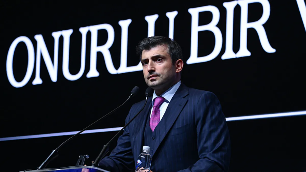 Selçuk Bayraktar’dan dost ve kardeş ülkelere çağrı: Gücümüzü birleştirmek zorundayız Selçuk Bayraktar’dan dost ve kardeş ülkelere çağrı: Gücümüzü birleştirmek zorundayız