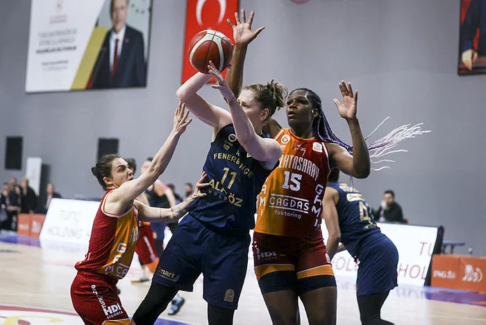fenerbahce-alagoz-holding-ing-kadinlar-liginde-finale-yukseldi-1682016762212.jpg