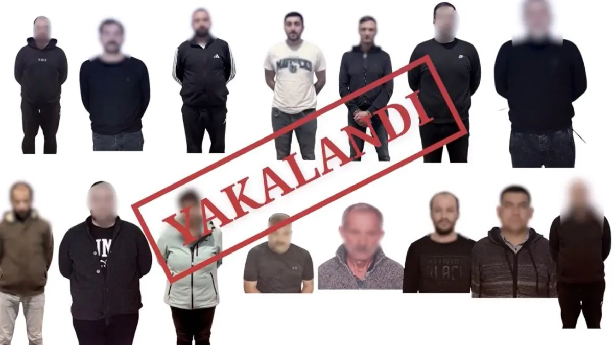 Kırmızı Bülten ve Uluslararası seviyede aranan 15 suçlu Türkiye’ye iade edildi Kırmızı Bülten ve Uluslararası seviyede aranan 15 suçlu Türkiye’ye iade edildi