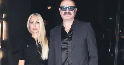 25 yıldır aynı yastığa baş koyuyorlar!  Ünlü komedyen Şafak Sezer’den eşi Esra Sezer’e kıskandıran yıl dönümü kutlaması...