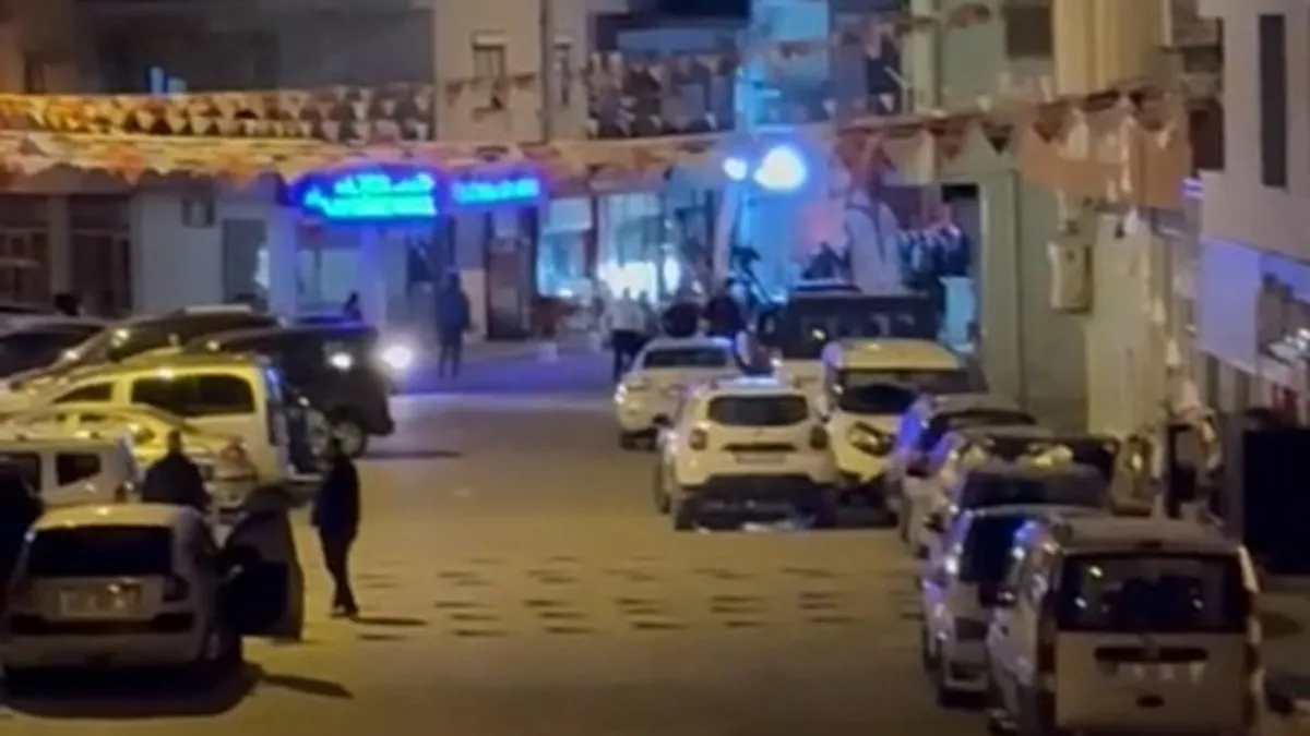 İzmir'de polise silahlı saldırı! 2'si ağır 3 polis yaralı