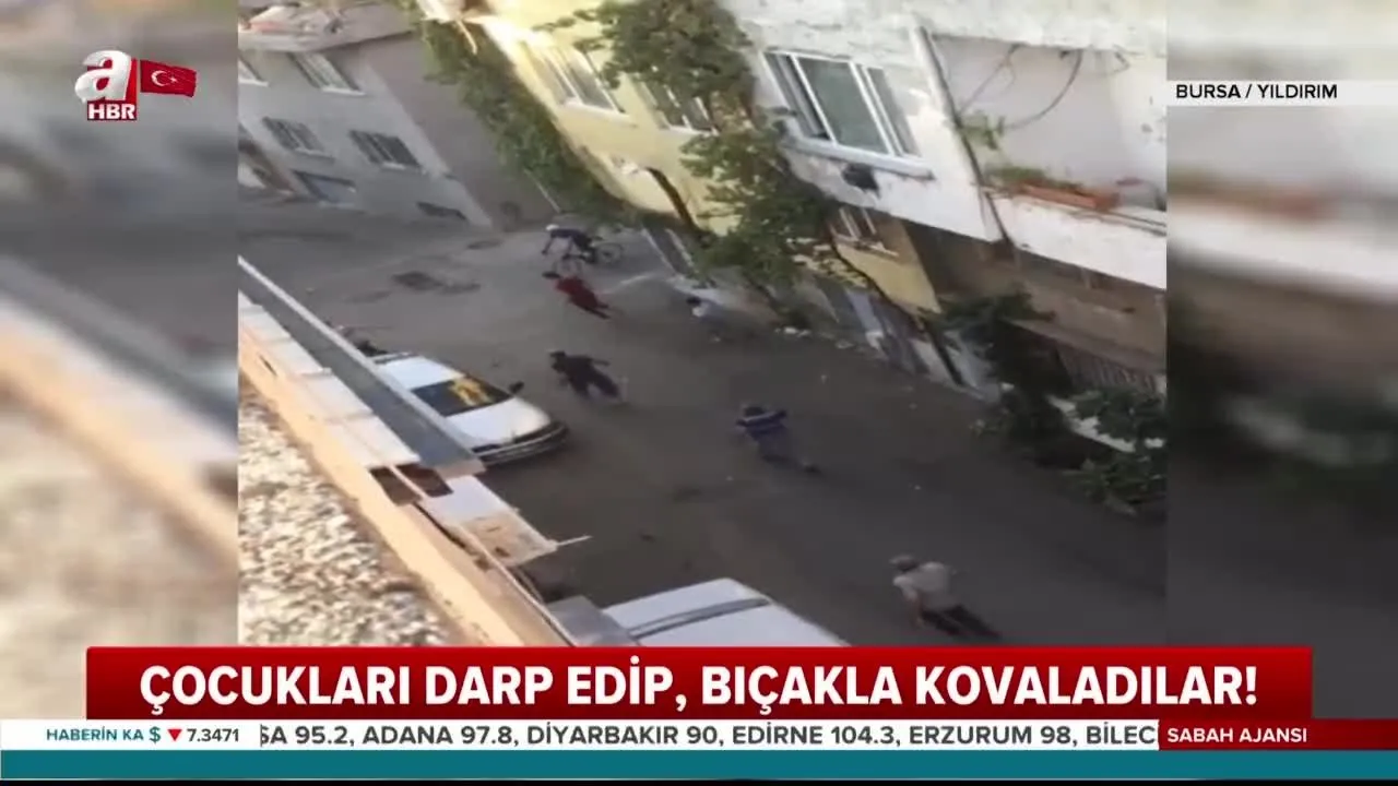 Son Dakika Bursa Da Sokaktaki Cocuklari Bicaklarla Kovalayan 3 Kisi Kamerada Video Videosunu Izle Son Dakika Haberleri