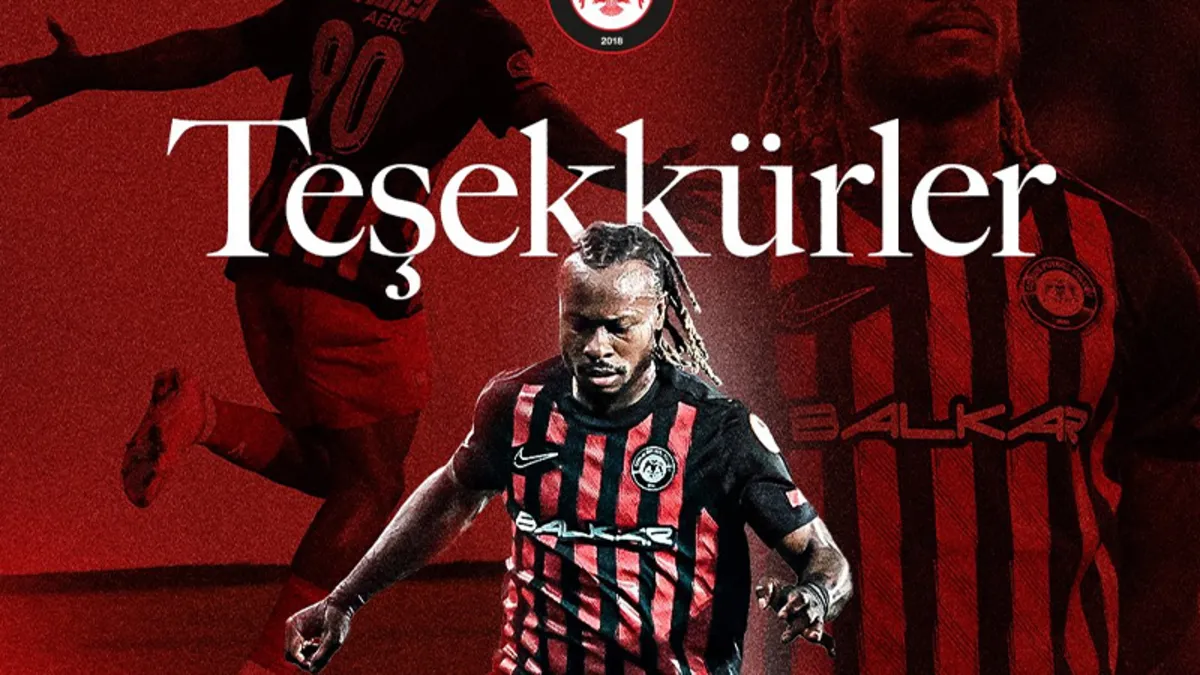 Çorum FK logosu ve üzerinde ayrılan futbolcuların isimleri.