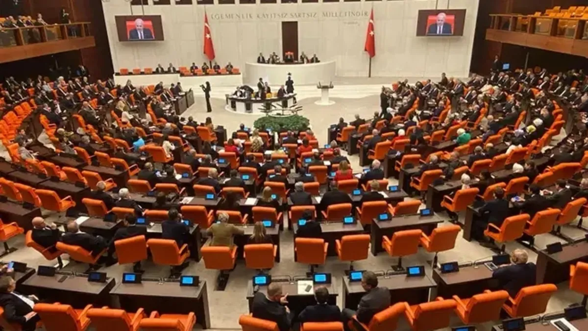 Uzman erbaş kanun teklifi TBMM Genel Kurulu’nda kabul edildi Uzman erbaş kanun teklifi TBMM Genel Kurulu’nda kabul edildi